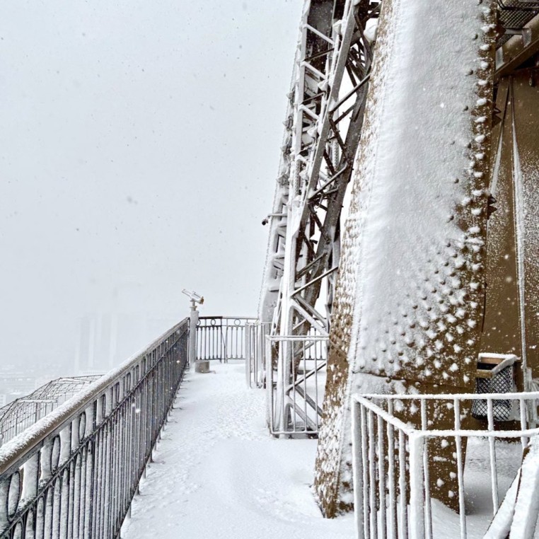 Eiffel Tower Snow Nov 2024